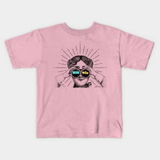 Binocular- win-win Kids T-Shirt